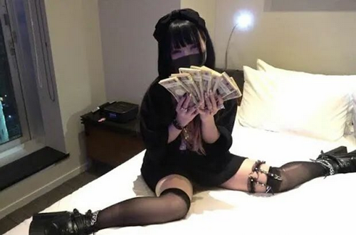 日本一25岁女生贩卖恋爱手册被捕，竟是教人如何骗男人的钱