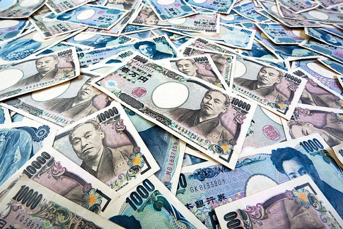 爆了？“股债汇”三杀，日本进退两难……明年日元汇率或回正常水平？